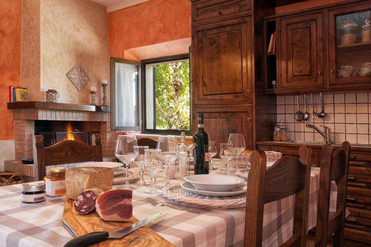 Agriturismo San Marcello กัสตีลีโยเน ดิ ออร์ชา ภายนอก รูปภาพ
